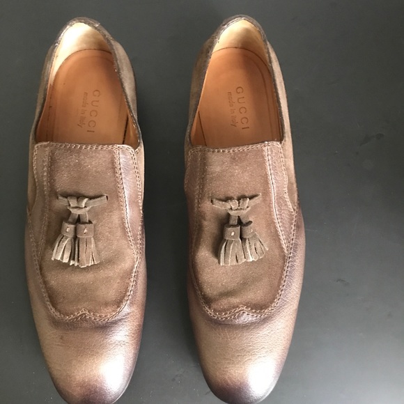 Gucci taupe leather suede loafer w/ tassels & vibram rubber sole and heal guard - Picture 5 of 12